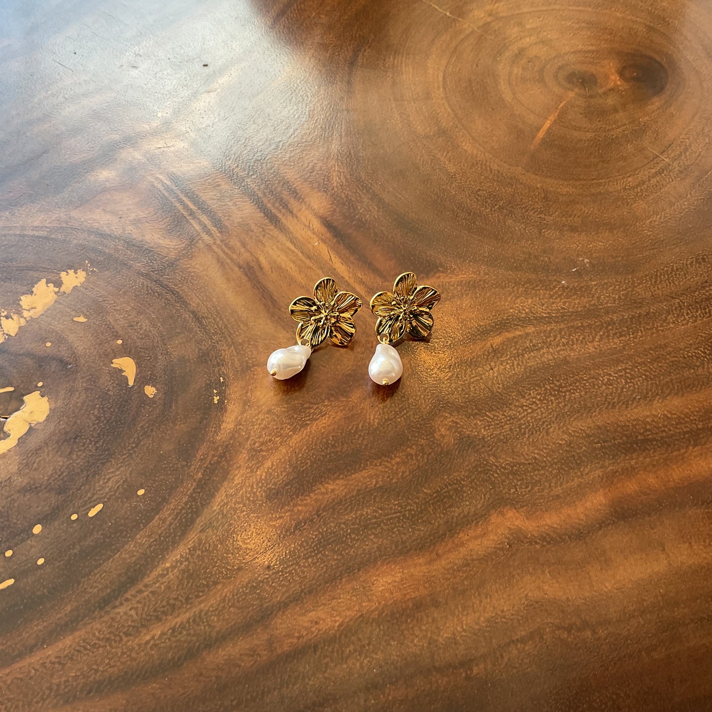 Arete Flor Perla Del Desierto