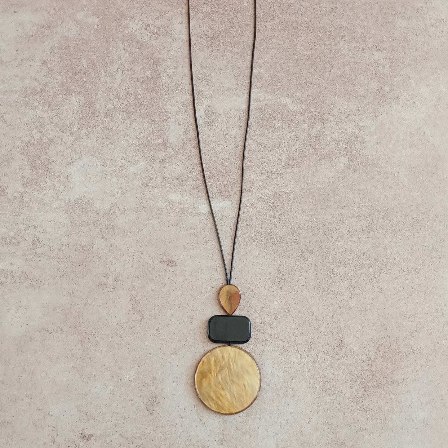 Collar May Anncla