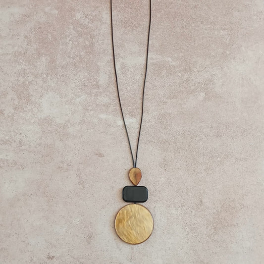 Collar May Anncla